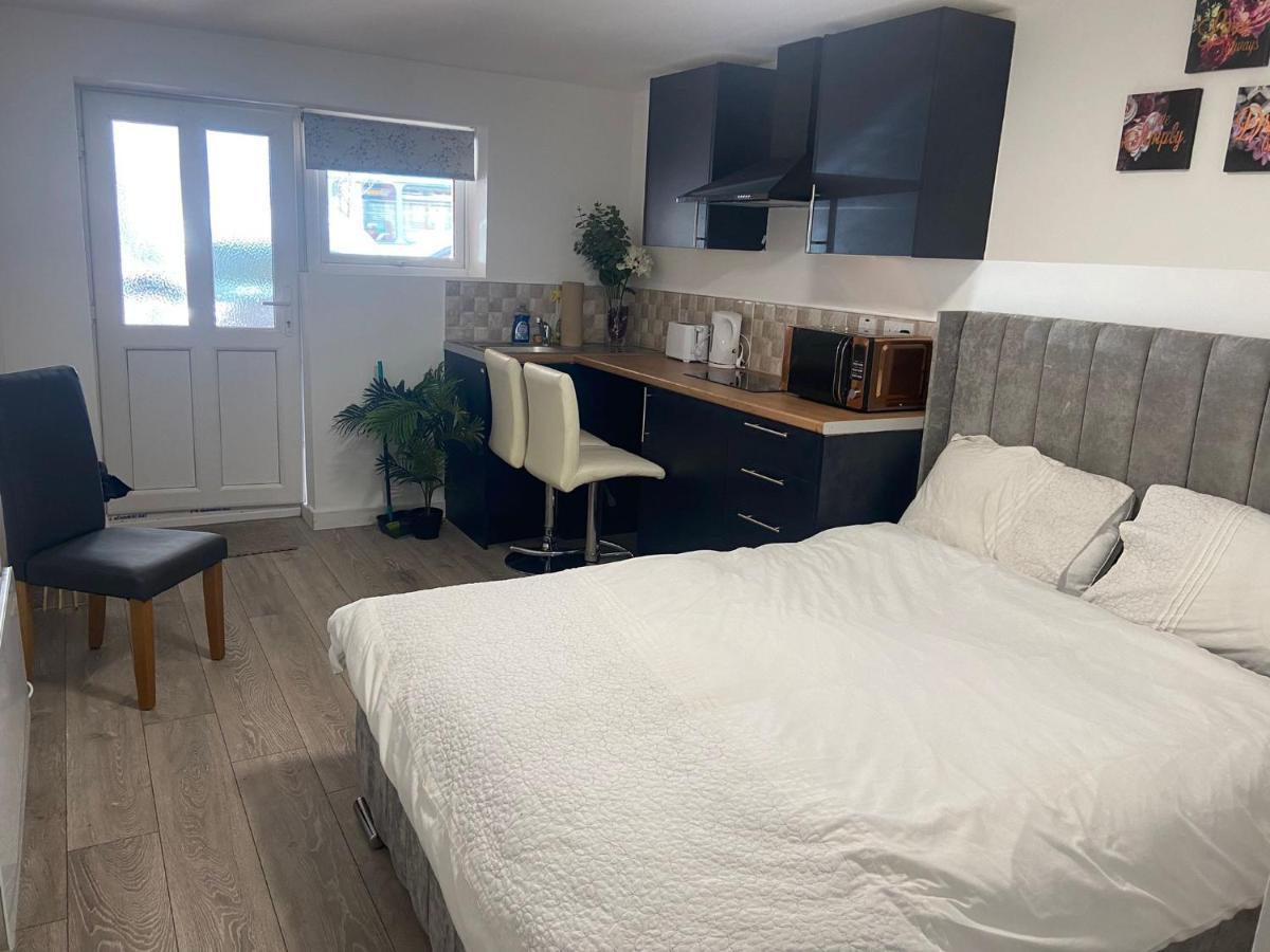 Brand New Studio Apartment With Beautiful Kitchen-Close To Liverpool City Centre 외부 사진