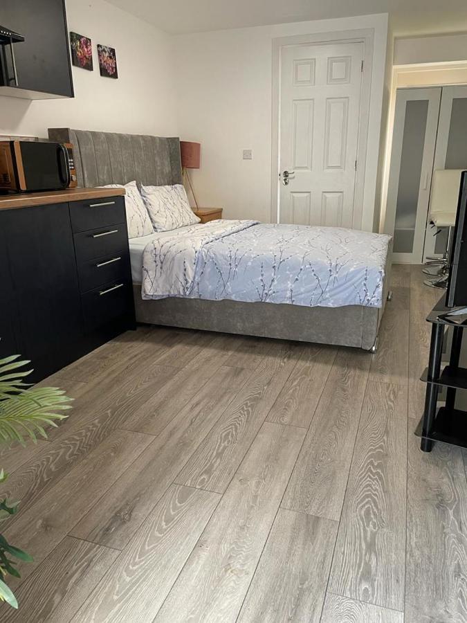 Brand New Studio Apartment With Beautiful Kitchen-Close To Liverpool City Centre 외부 사진