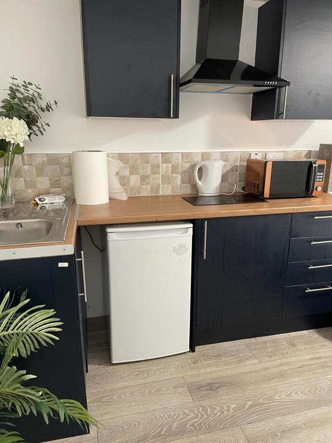 Brand New Studio Apartment With Beautiful Kitchen-Close To Liverpool City Centre 외부 사진