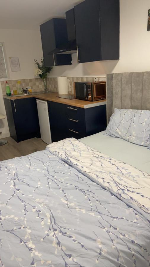 Brand New Studio Apartment With Beautiful Kitchen-Close To Liverpool City Centre 외부 사진