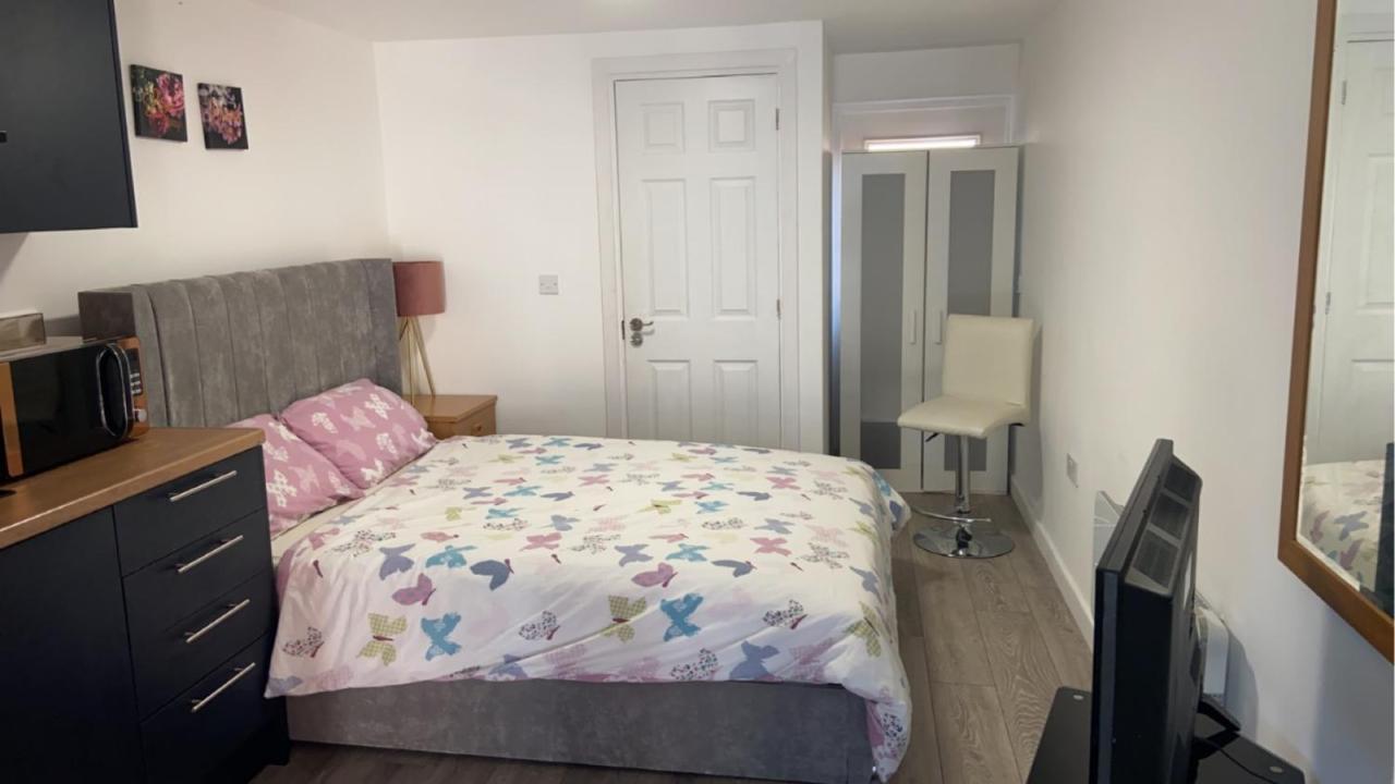 Brand New Studio Apartment With Beautiful Kitchen-Close To Liverpool City Centre 외부 사진