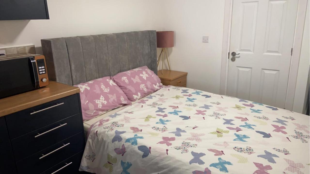 Brand New Studio Apartment With Beautiful Kitchen-Close To Liverpool City Centre 외부 사진