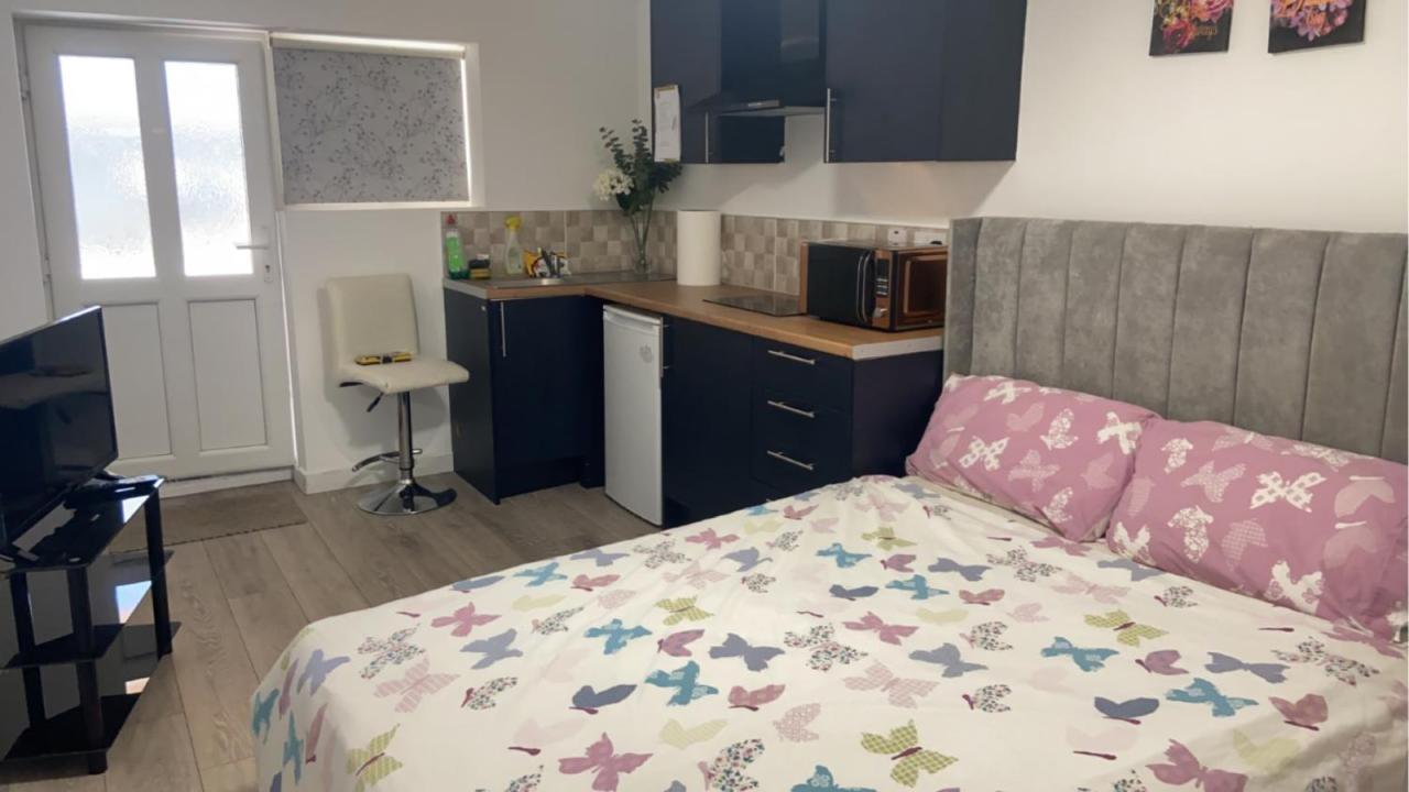 Brand New Studio Apartment With Beautiful Kitchen-Close To Liverpool City Centre 외부 사진