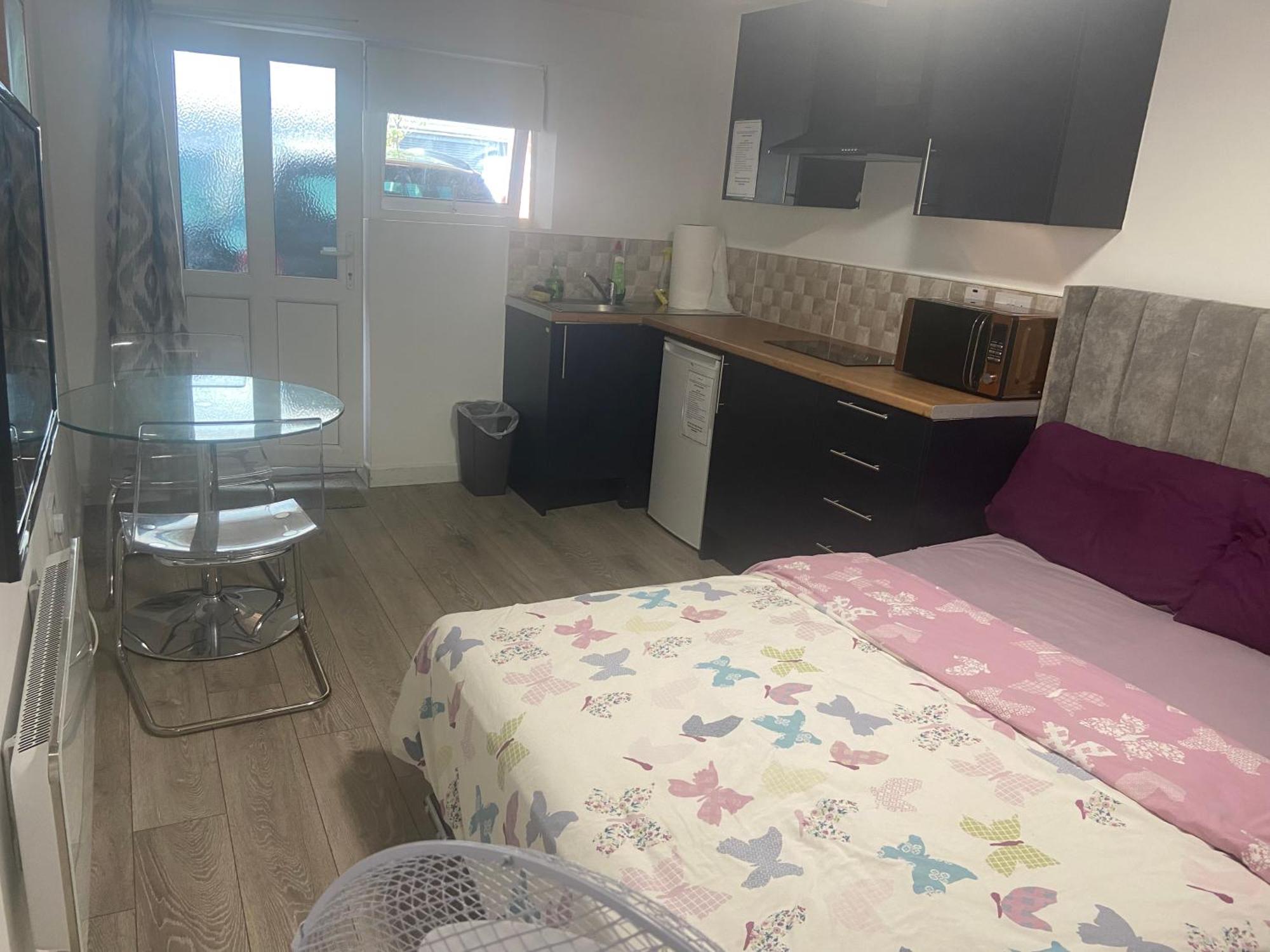 Brand New Studio Apartment With Beautiful Kitchen-Close To Liverpool City Centre 외부 사진